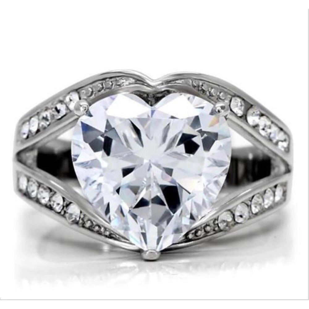 STAINLESS STEEL Large Cubic Zirconia Heart Ring - Picture 12 of 12